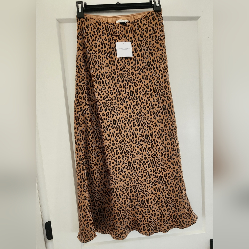 NWT American Eagle Outfitters Leopard Midi Skirt XS